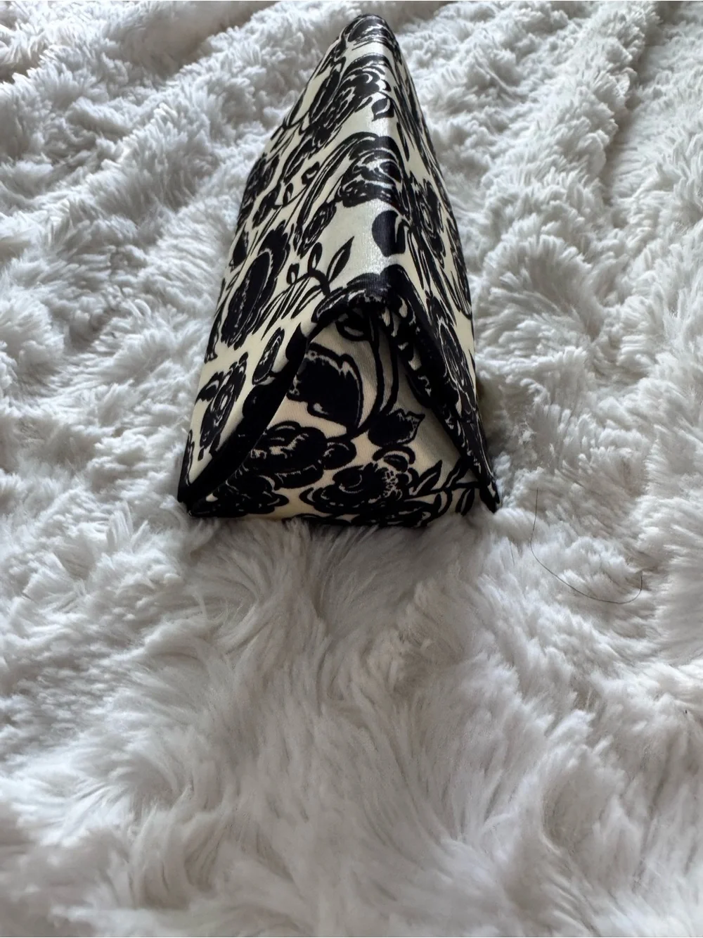 Vera Bradley Bubbly Flowers Black Foldable Sunglasses Eyeglasses Case